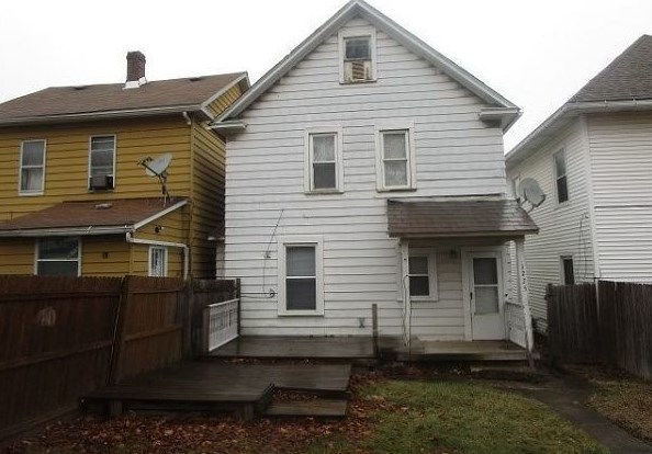 1225 Roemer Blvd, Hermitage, PA 16121