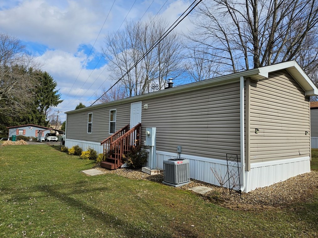 232 Baxter Ln, Butler, PA 16001