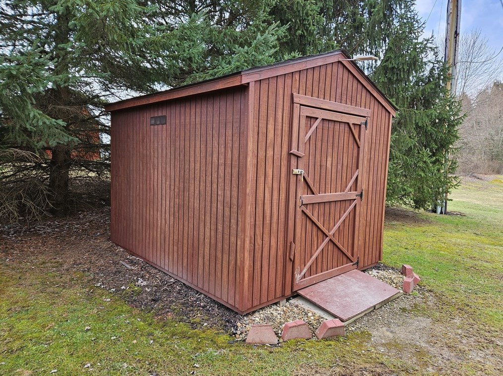 232 Baxter Ln, Butler PA  16001-8154 exterior