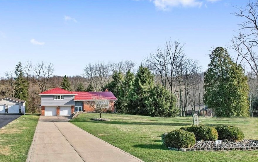 24 Olympic Cir, Coal Center, PA 15423