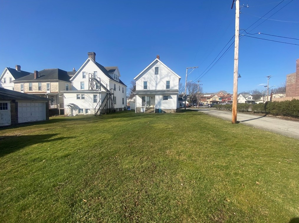 451 7th St, Indiana, PA 15701-2905