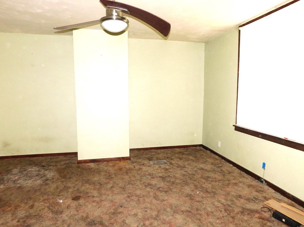 215 Whitaker St, Whitaker, PA 15120