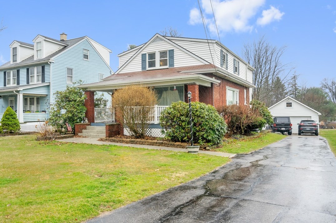130 Mcmillen Ave, Beaver Falls, PA 15010