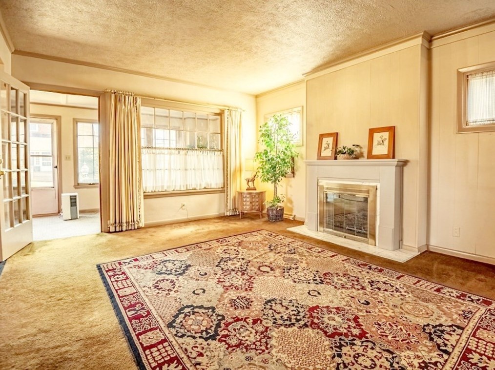 636 Park Ave, Hermitage, PA 16121