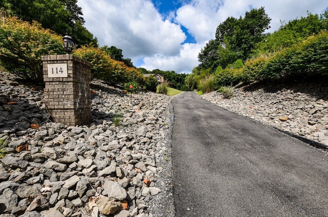 114 Stratford Dr, Sarver, PA 16055-8210