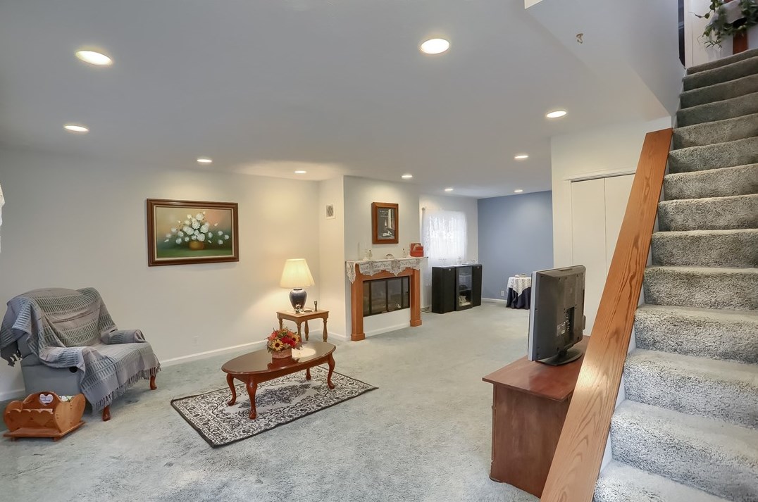 212 Whittier St, Vandergrift, PA 15690