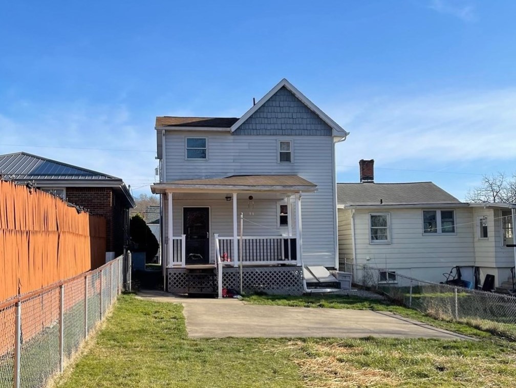 939 Fayette St, Washington, PA 15301-5623
