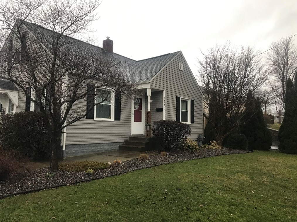 1243 Savannah Rd, New Castle, PA 16101