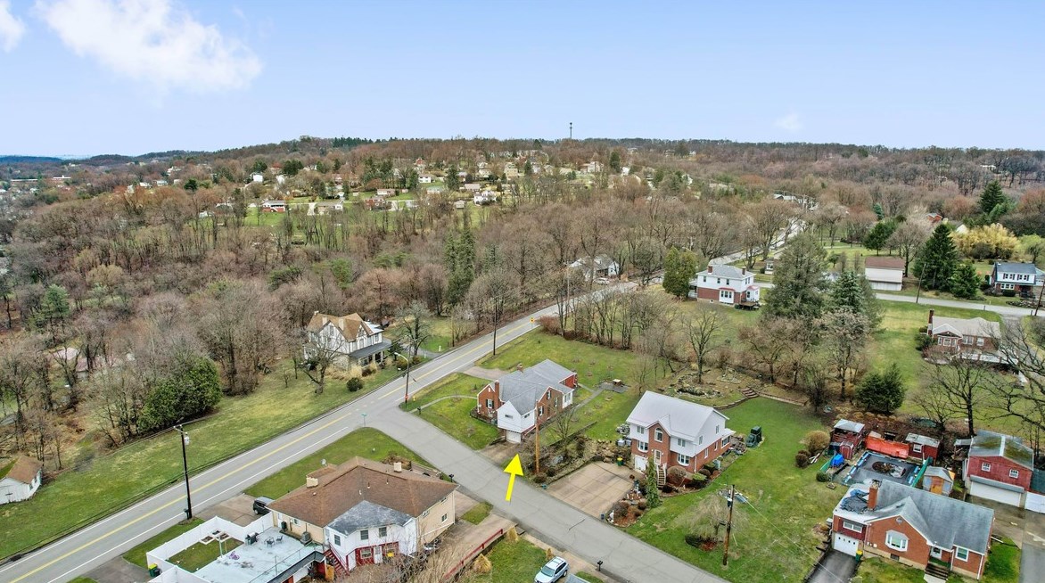 1700 Middle Rd, Glenshaw, PA 15116