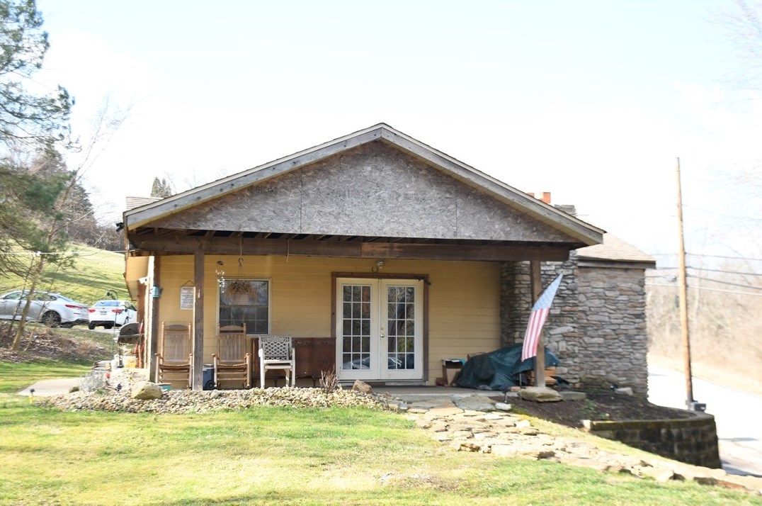 3199 Brownsville Rd Ext, Library, PA 15129
