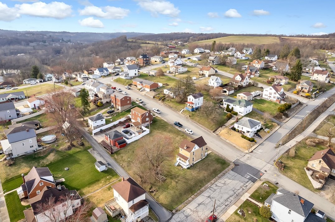 3 Franklin Ave, North Huntingdon PA  15642-3312 exterior