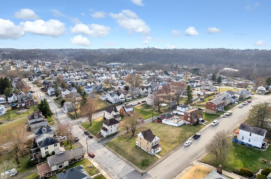 3 Franklin Ave, North Huntingdon PA  15642-3312 exterior