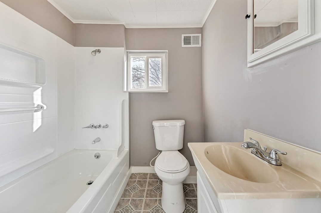 3 Franklin Ave, North Huntingdon PA  15642-3312 exterior