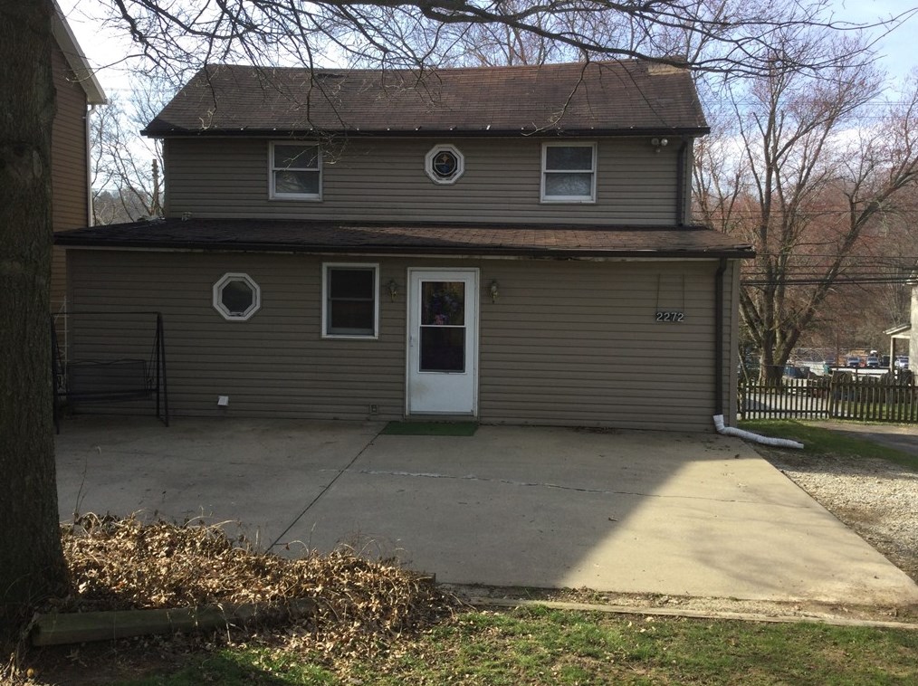 2272 Jefferson Ave, Washington, PA 15301-1574