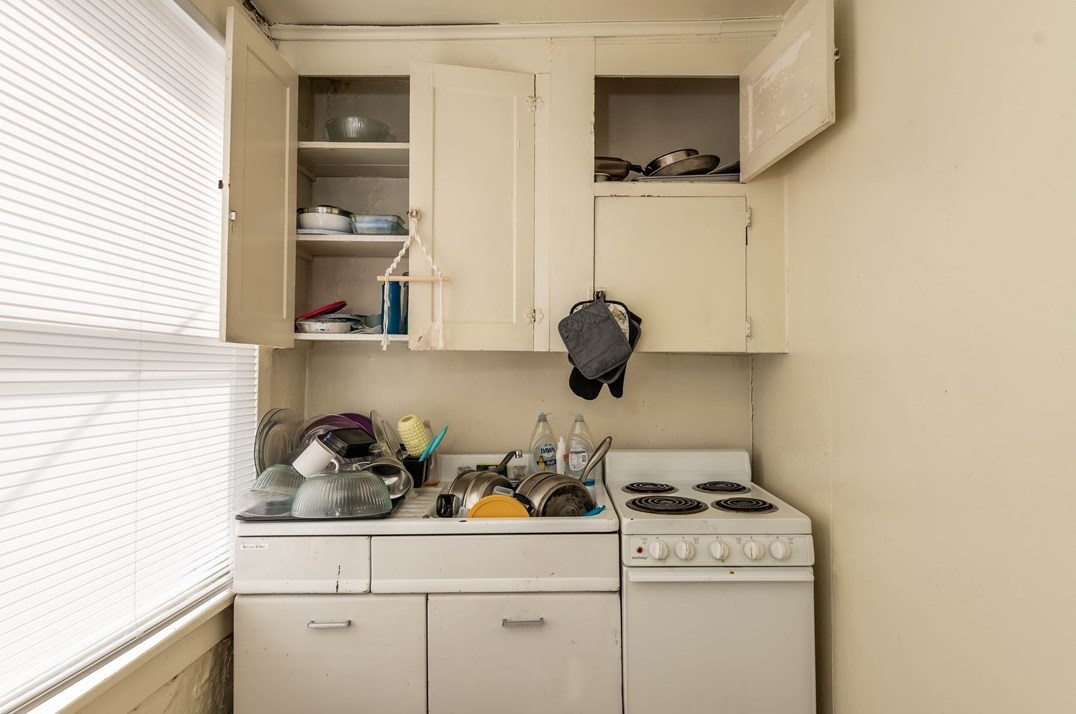 1075 Philadelphia St, Indiana PA  15701-5002 exterior