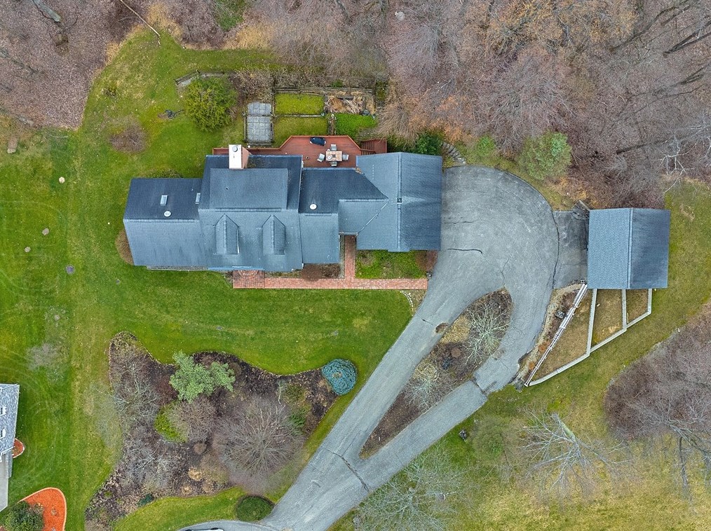 2204 Elizabeth Ct, Export, PA 15632