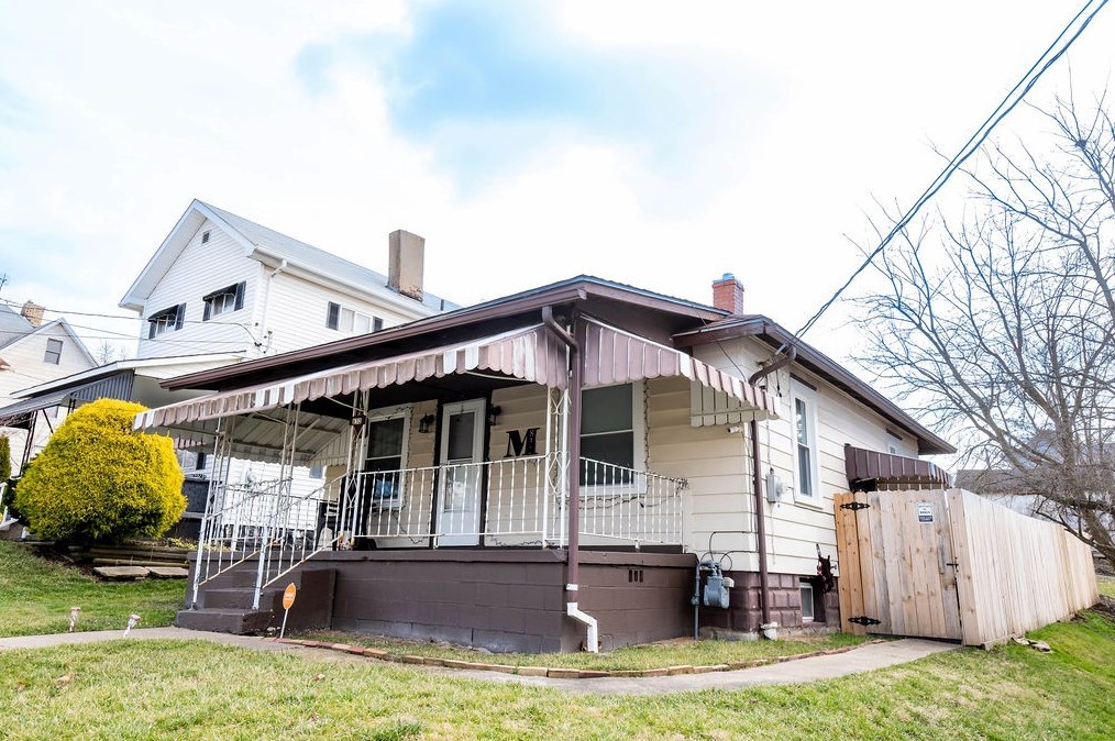832 Harrison St, New Castle, PA 16101
