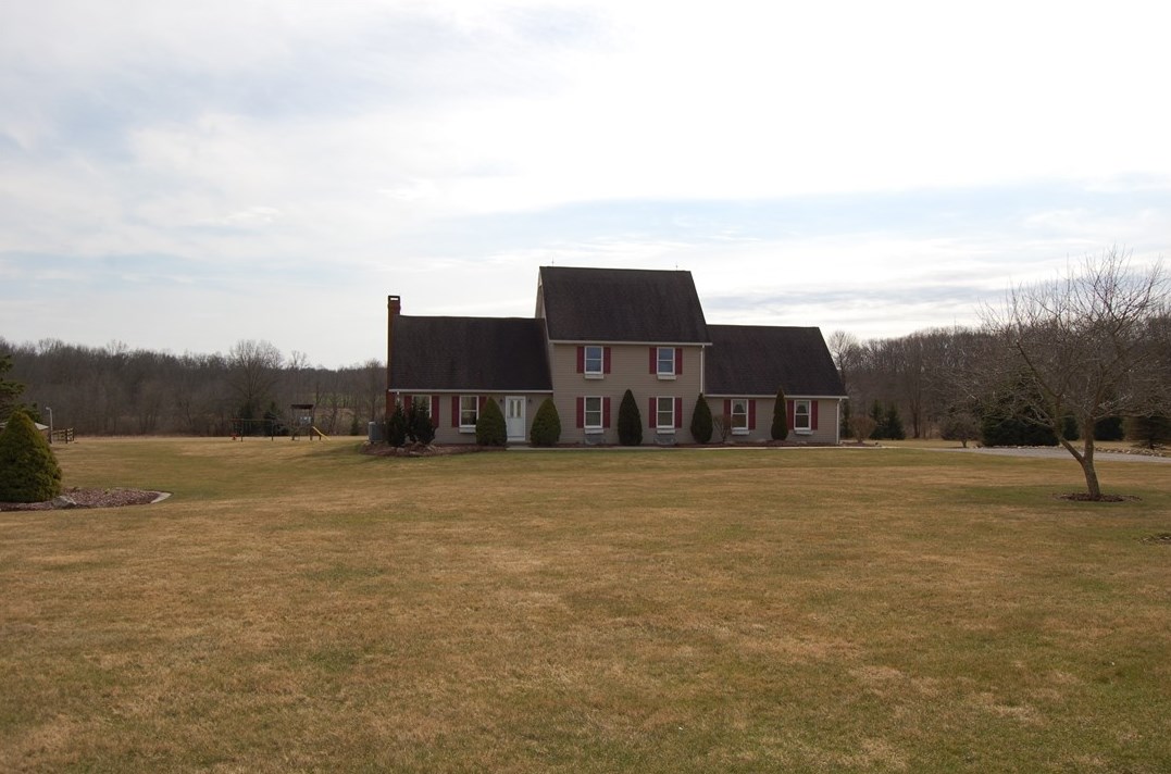 202 N Liberty Rd, Grove City, PA 16127