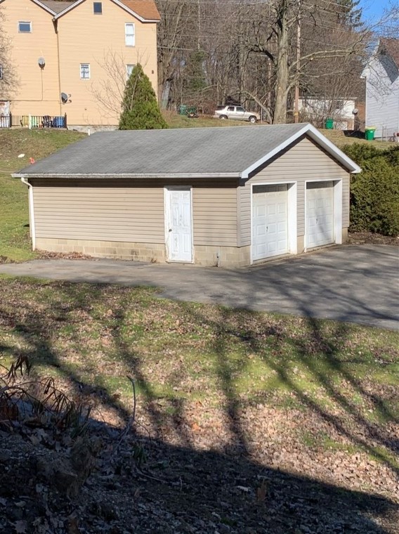 135 Ayers Ave, Butler PA  16001-3201 exterior