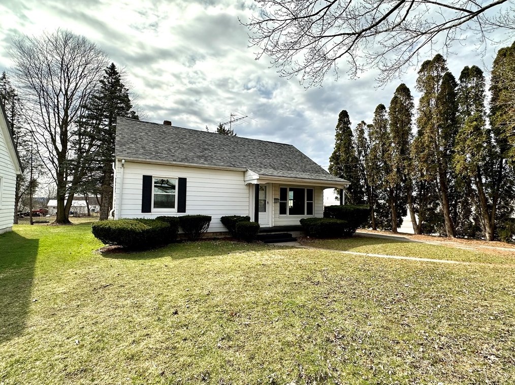 203 W Clen Moore Blvd, New Castle, PA 16105