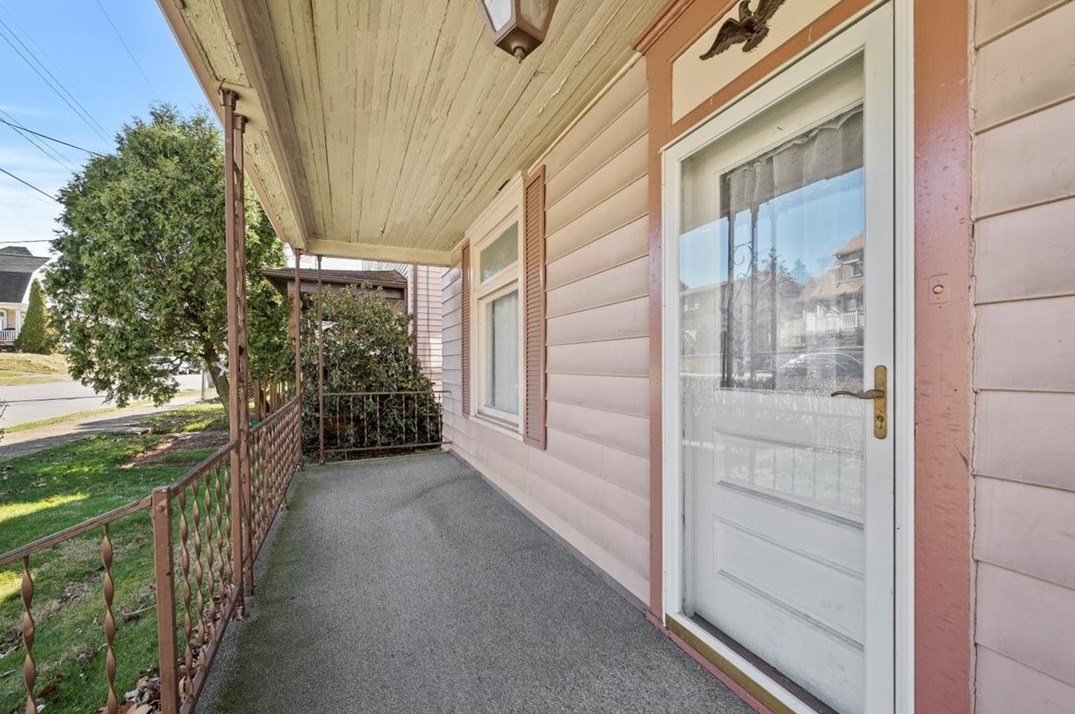 1228 3rd Ave, Conway, PA 15027-1510