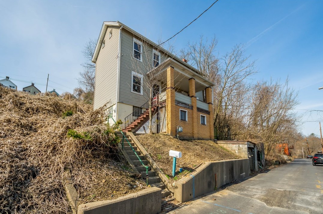 1205 Prospect Ave, North Charleroi, PA 15022