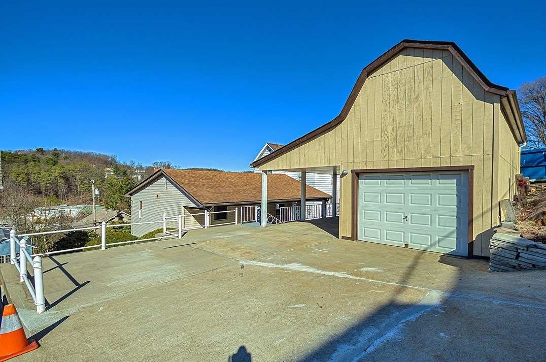5749 Lincoln Ave, Export, PA 15632