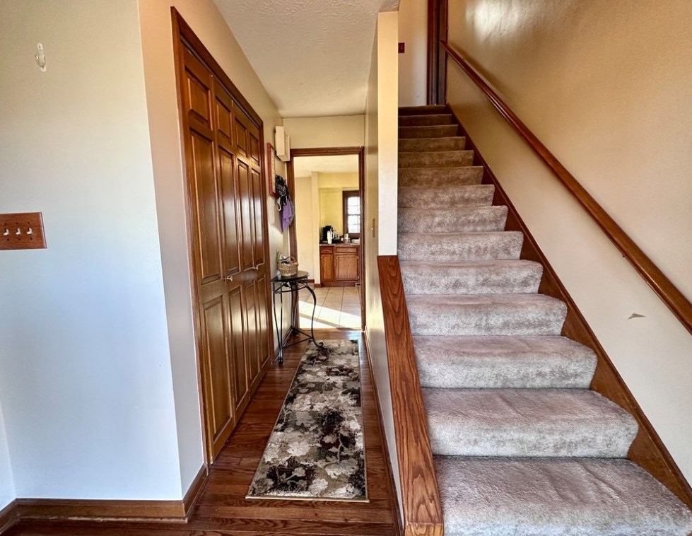 349 Presnar Dr, New Castle, PA 16105