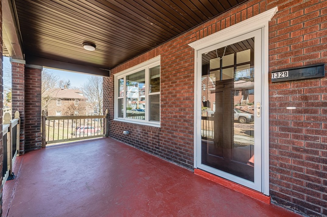 1329 Broadway St, East Mckeesport, PA 15035-1609