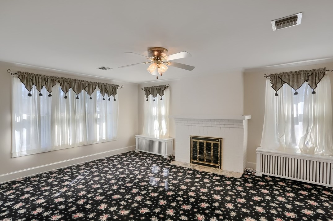 1709 Beaver Grade Rd, Moon Twp PA 15108-3103 exterior