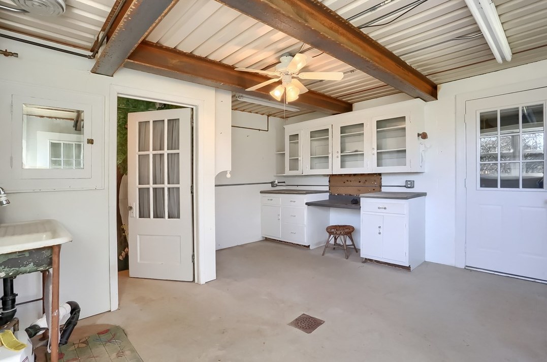 1709 Beaver Grade Rd, Moon Twp PA 15108-3103 exterior