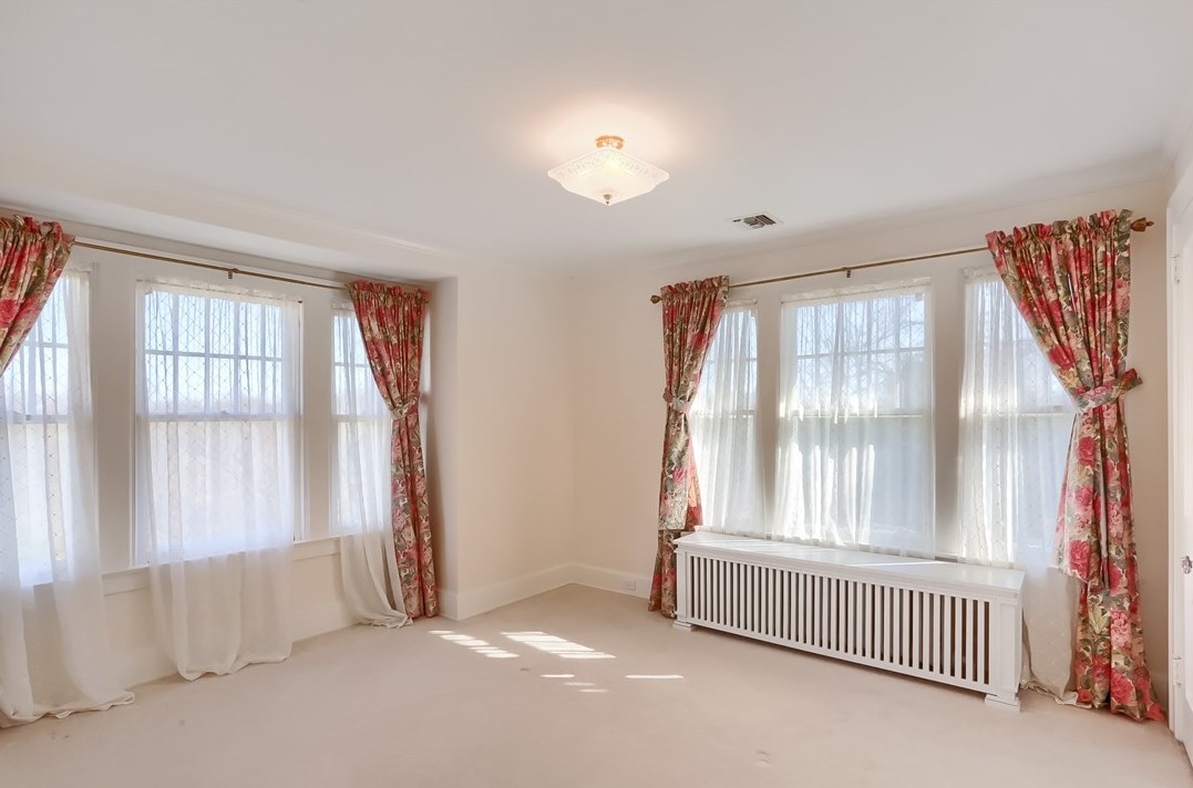 1709 Beaver Grade Rd, Moon Twp PA 15108-3103 exterior