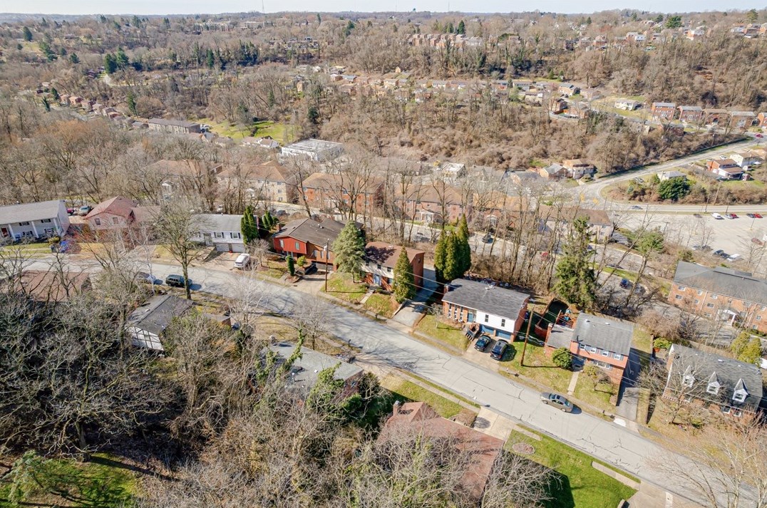 210 Briaridge Dr, Turtle Creek, PA 15145-1108