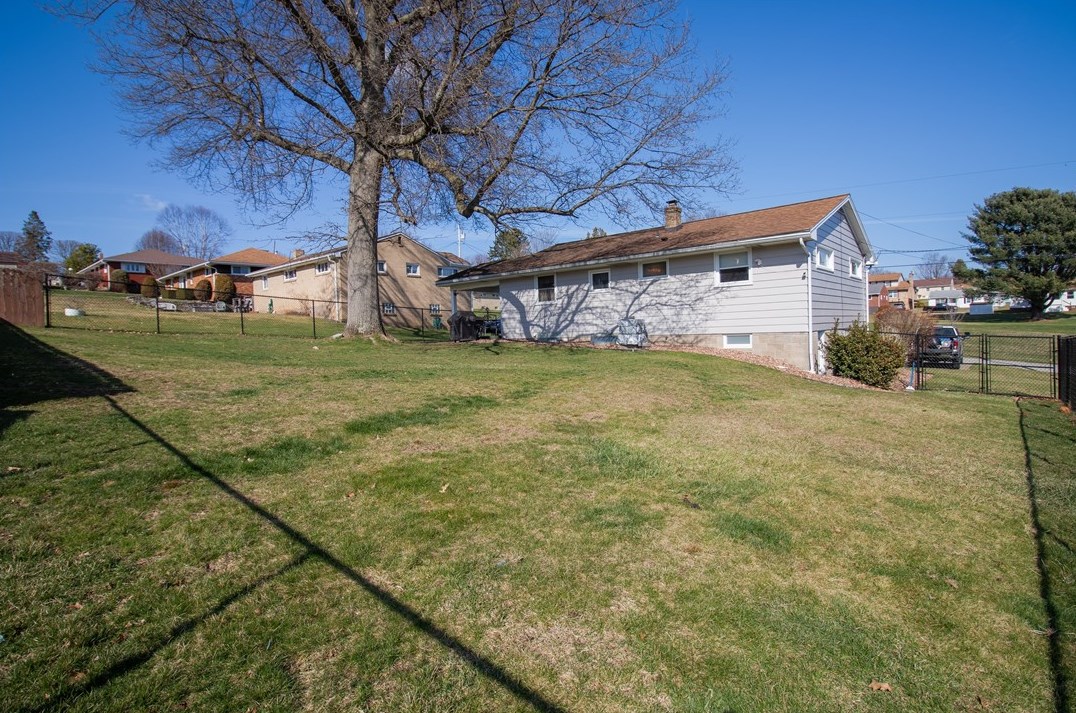 258 Iowa St, Greensburg, PA 15601-3906