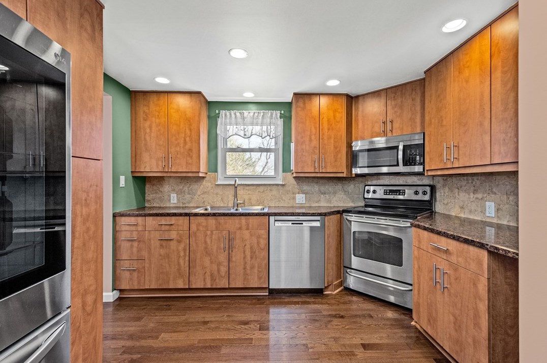 138 Gary Dr, Sewickley, PA 15143