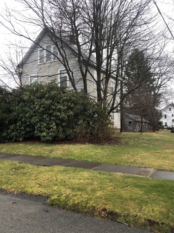 810 Superior St, Grove City, PA 16127