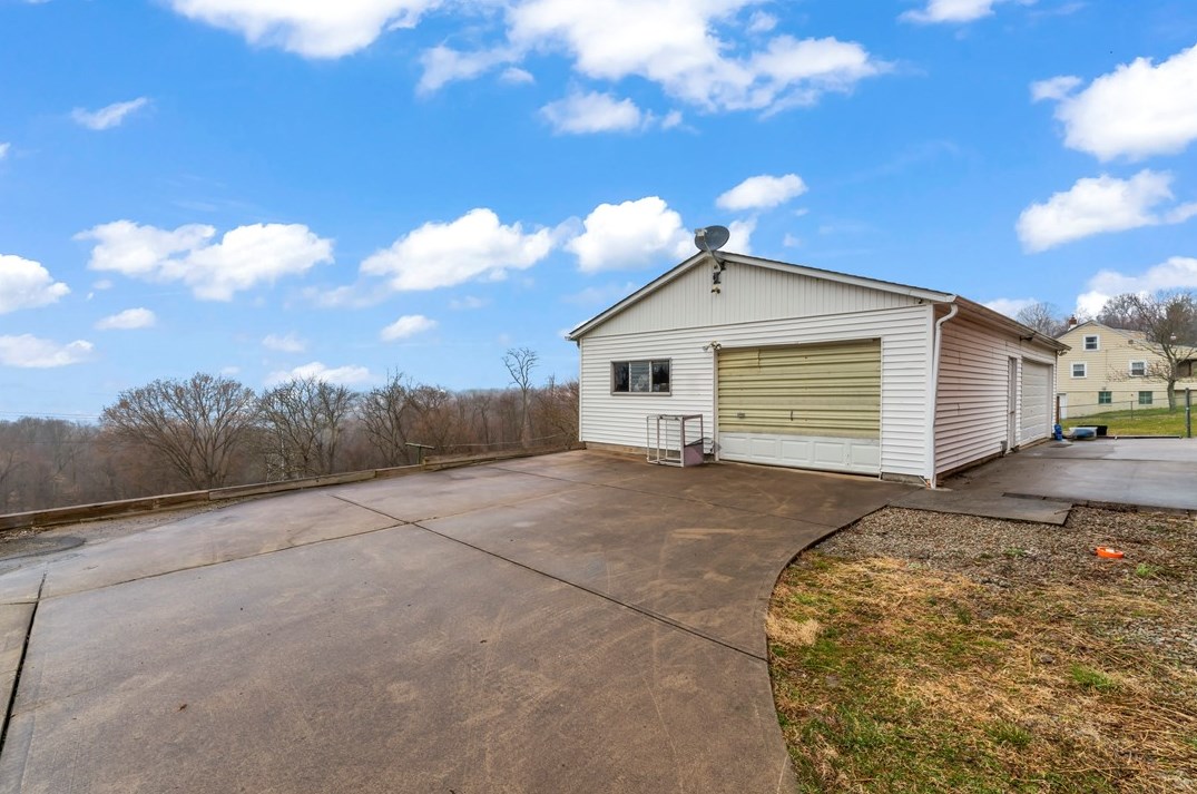 1027 Main St, Washington, PA 15301-2841