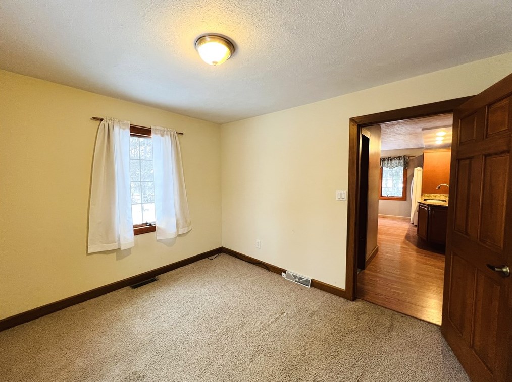 7 Forney Ln, New Castle PA  16105-1817 exterior