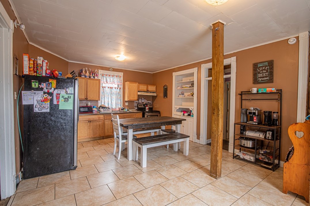 9 Washington St, Grays Landing, PA 15461-1809
