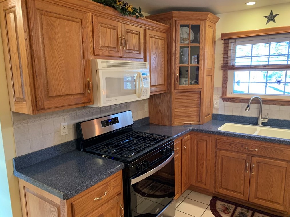 85 Sunset Blvd, Hermitage, PA 16148