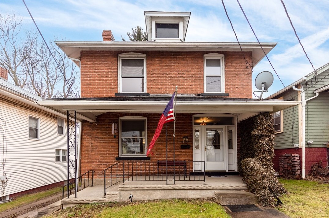 48 Hallam Ave, Washington, PA 15301-3402