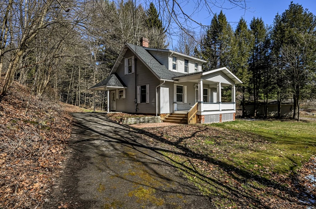 415 Oakford Park, Jeannette, PA 15644