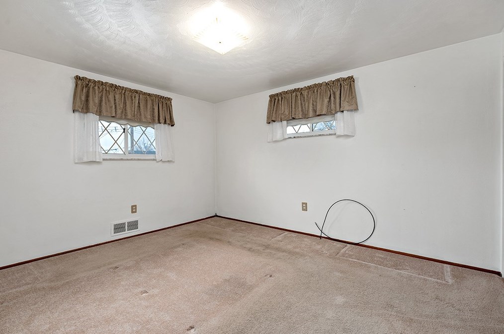 807 Westbury Rd, North Versailles PA  15137-1445 exterior