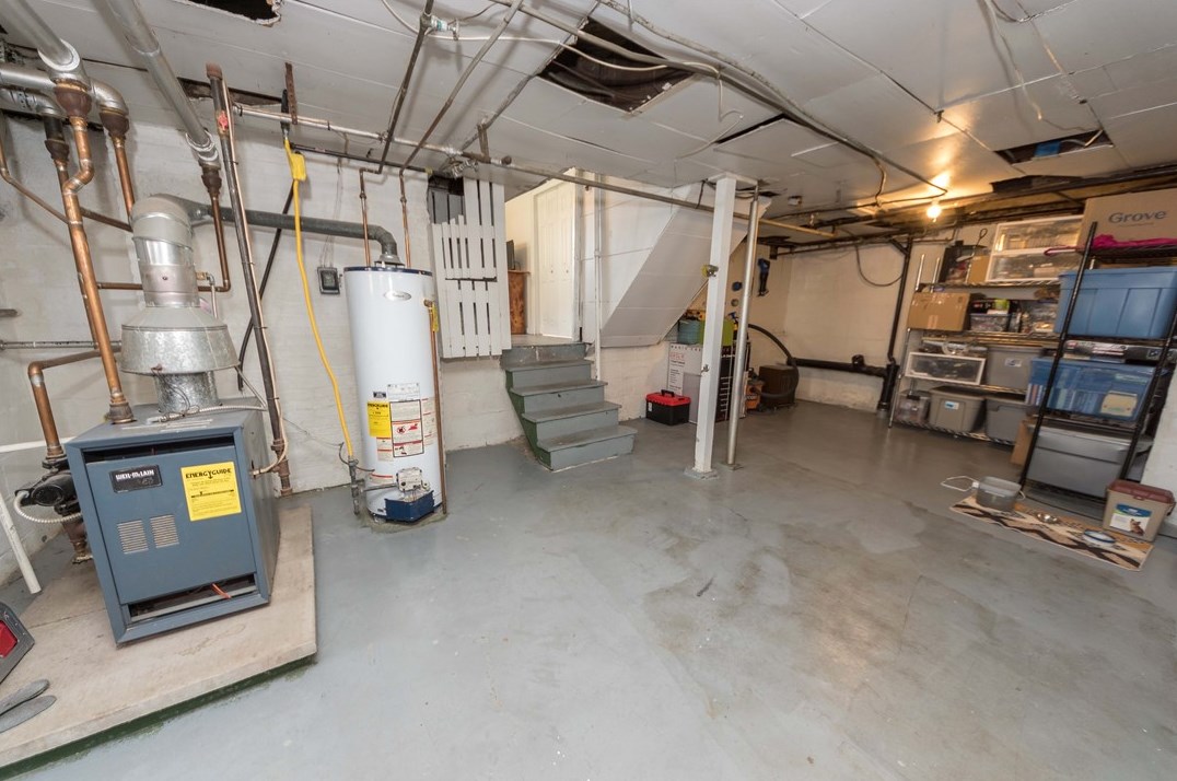 2551 Park Rd, Bethel Park PA  15102-3647 exterior