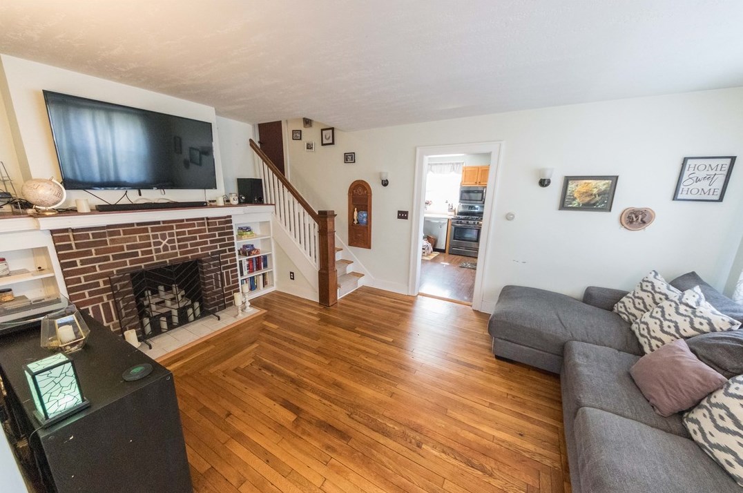 2551 Park Rd, Bethel Park PA  15102-3647 exterior