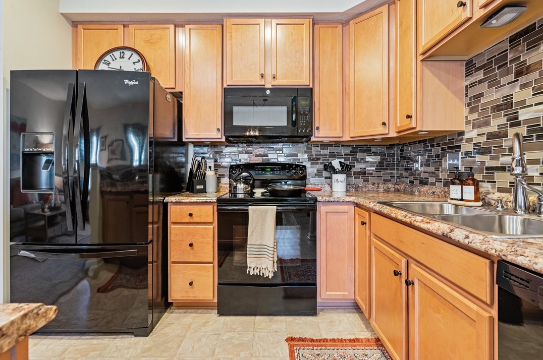 108 Sita Ct, Collier Township PA  15106 exterior