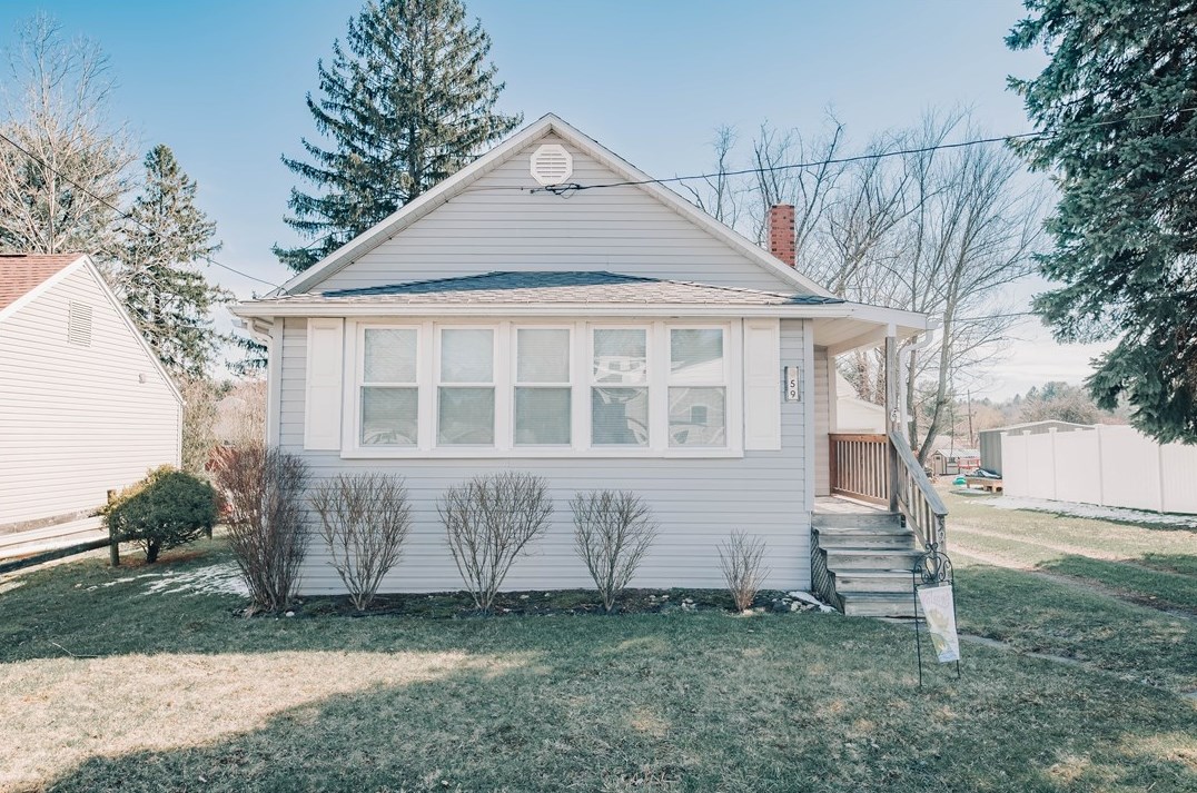 59 Gates Ave, Indiana, PA 15701-2240