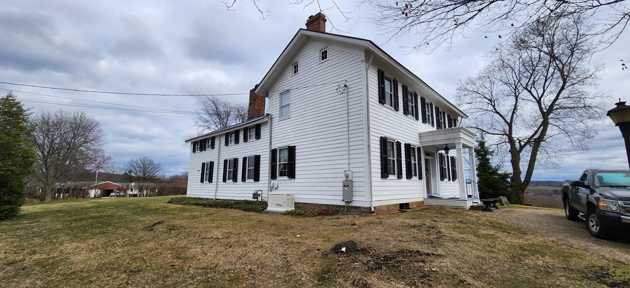 243 Chapel Dr, Ellwood City, PA 16117-4907