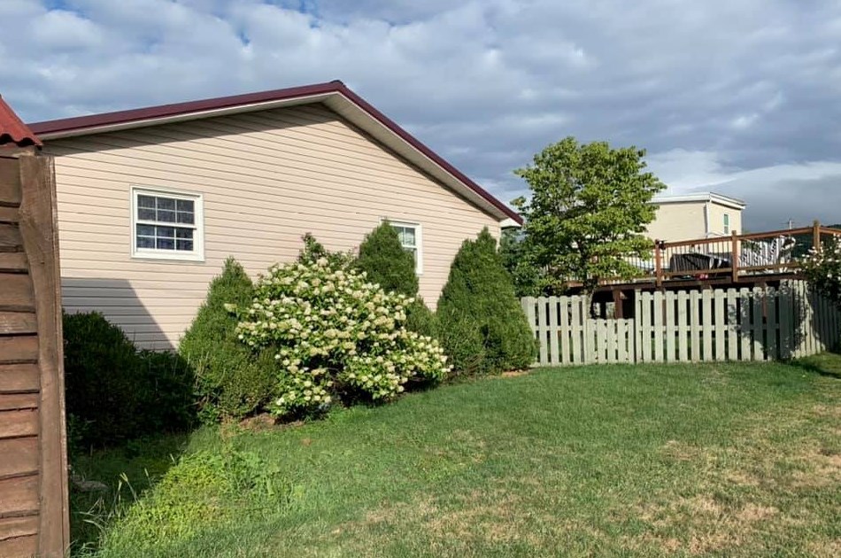 78 N Main St, Fairchance, PA 15436