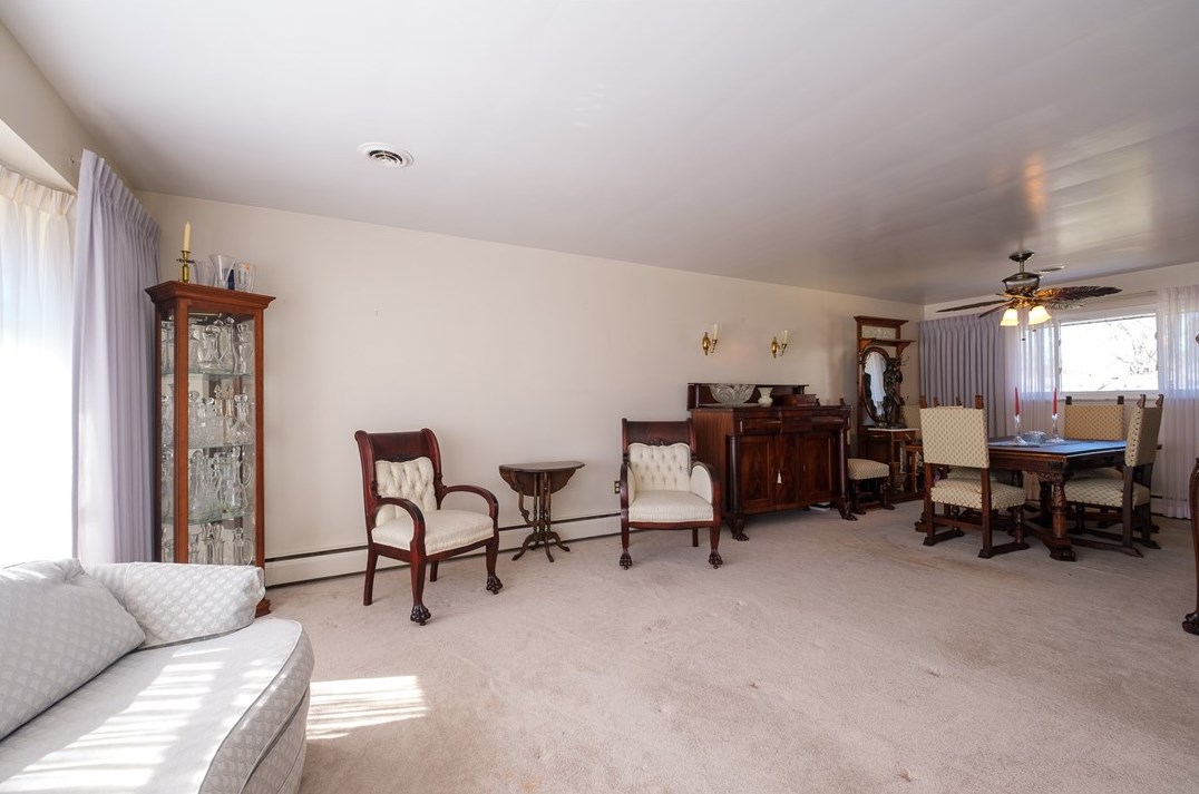 1334 Woodcliffe Dr, Monroeville, PA 15146-4420